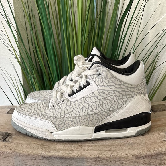 Air Jordan 3 Retro Flip Sneakers